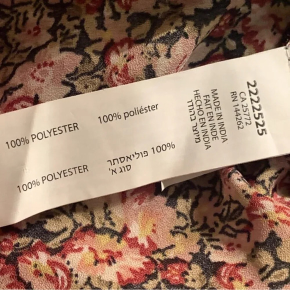 Devoted Ditsy Floral Dress - Picture 10 of 11